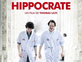 Vincent Lacoste, le jeune interne et Reba Kateb, le médecin étranger