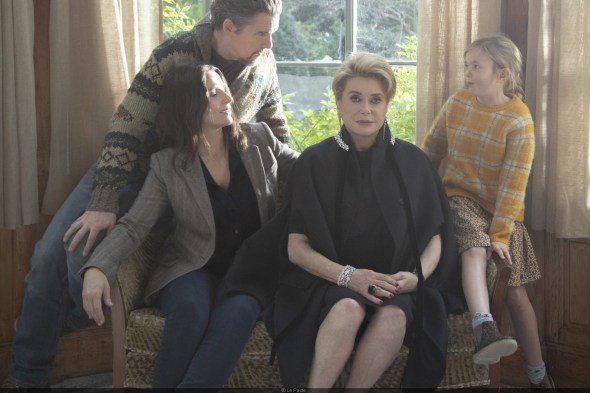 482165-la-verite-de-hirokazu-kore-eda-la-bande-annonce-2